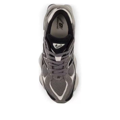 New Balance 9060 Black Castlerock alacsony szárú sneaker – termékfotó, oldalnézet