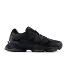 New Balance 9060 Triple Black Leather alacsony szárú sneaker – termékfotó, oldalnézet