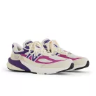 New Balance 990v6 MiUSA Magenta Pop alacsony szárú sneaker – termékfotó, oldalnézet