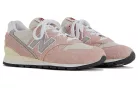 New Balance 996 MiUSA Pink Haze alacsony szárú sneaker – termékfotó, oldalnézet